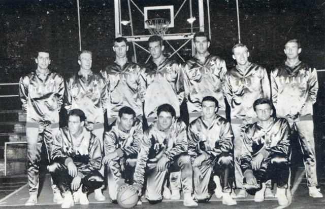 Nazionale Italiana militare: Gatti (All'Onestà), Barlucchi, Rossi, Albanese, Masini (Simmenthal), Ossola (All'Onestà), Vatteroni (All'Onestà), Spinetti, Gennari, Cosmelli, Recalcati, Rovati. 